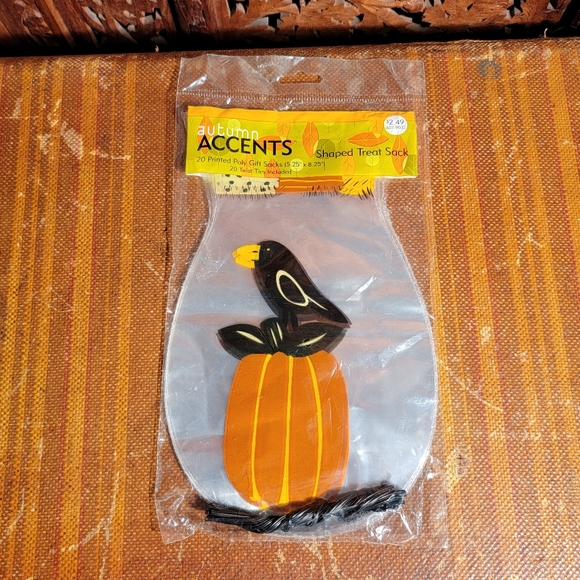 NWT Group of Halloween Party Decorations - Picture 7 of 11